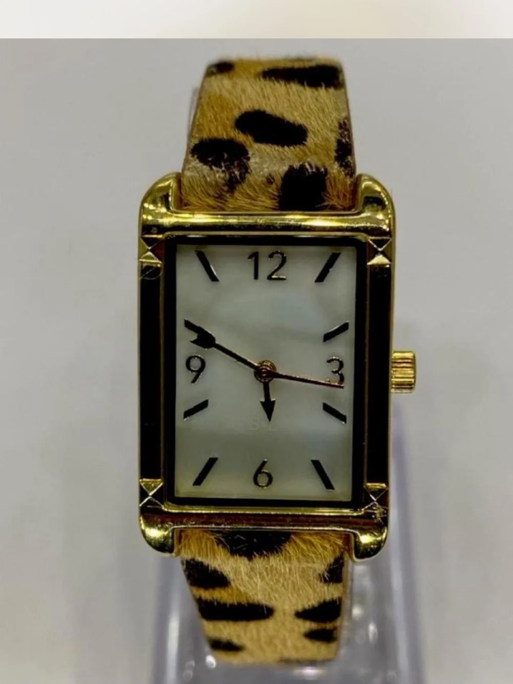 *** Gold-Tone Rectangular Watch with Leopard Print Strap ***